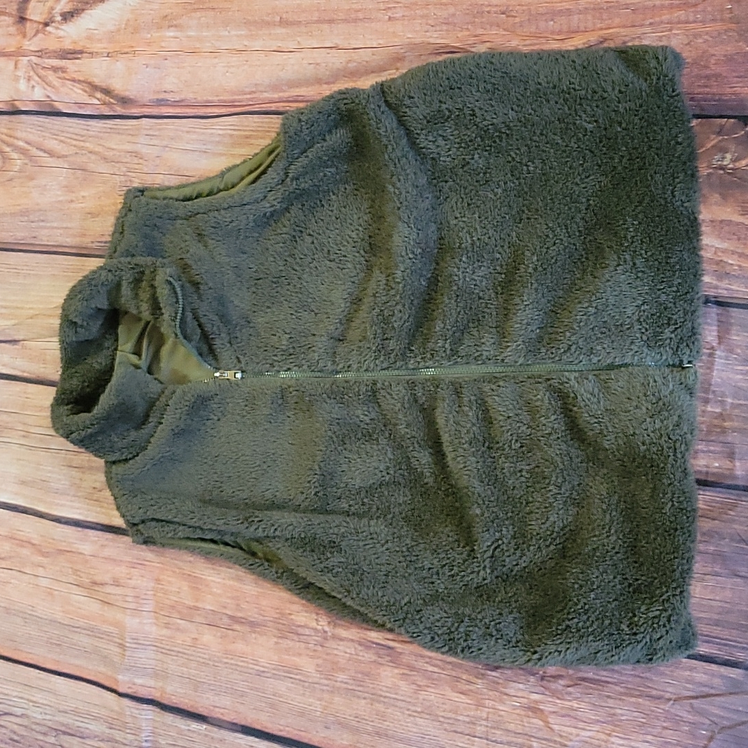 Nwot, Faux Fur- Dark Green Vest